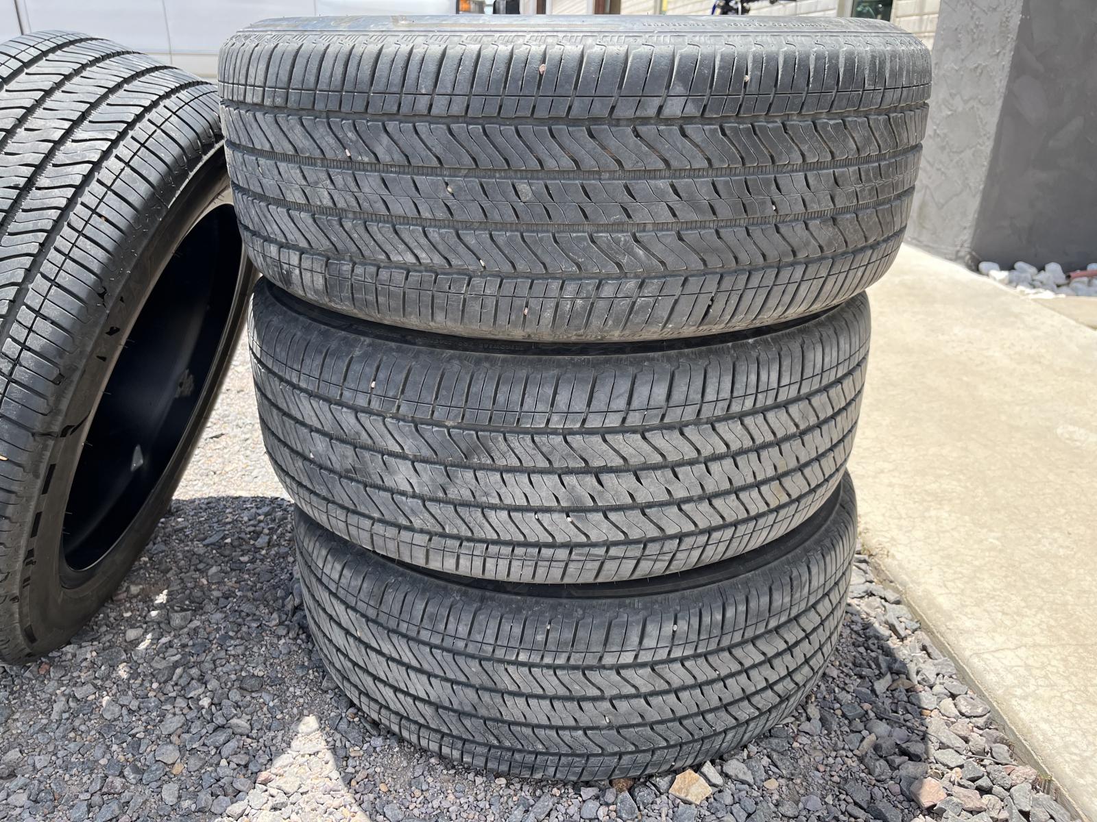 LOTE DE LLANTAS BRIDGESTONE 275/50R22 CON SU RIN